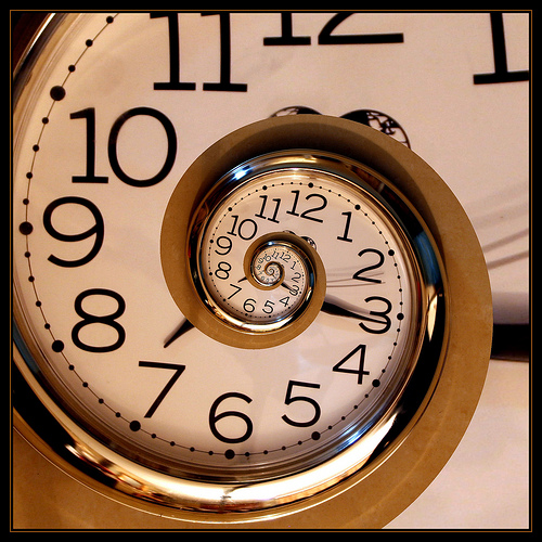 [IMG]http://waytorise.com/wp-content/uploads/2009/05/small_eternal_clock.jpg[/IMG]